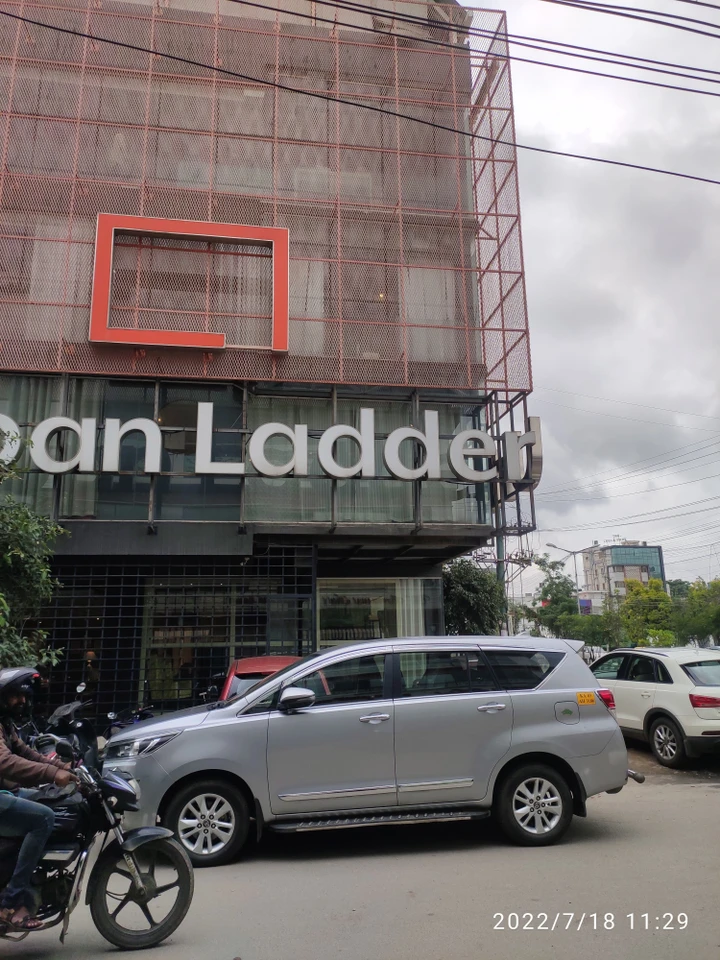 Urban Ladder Office Photos