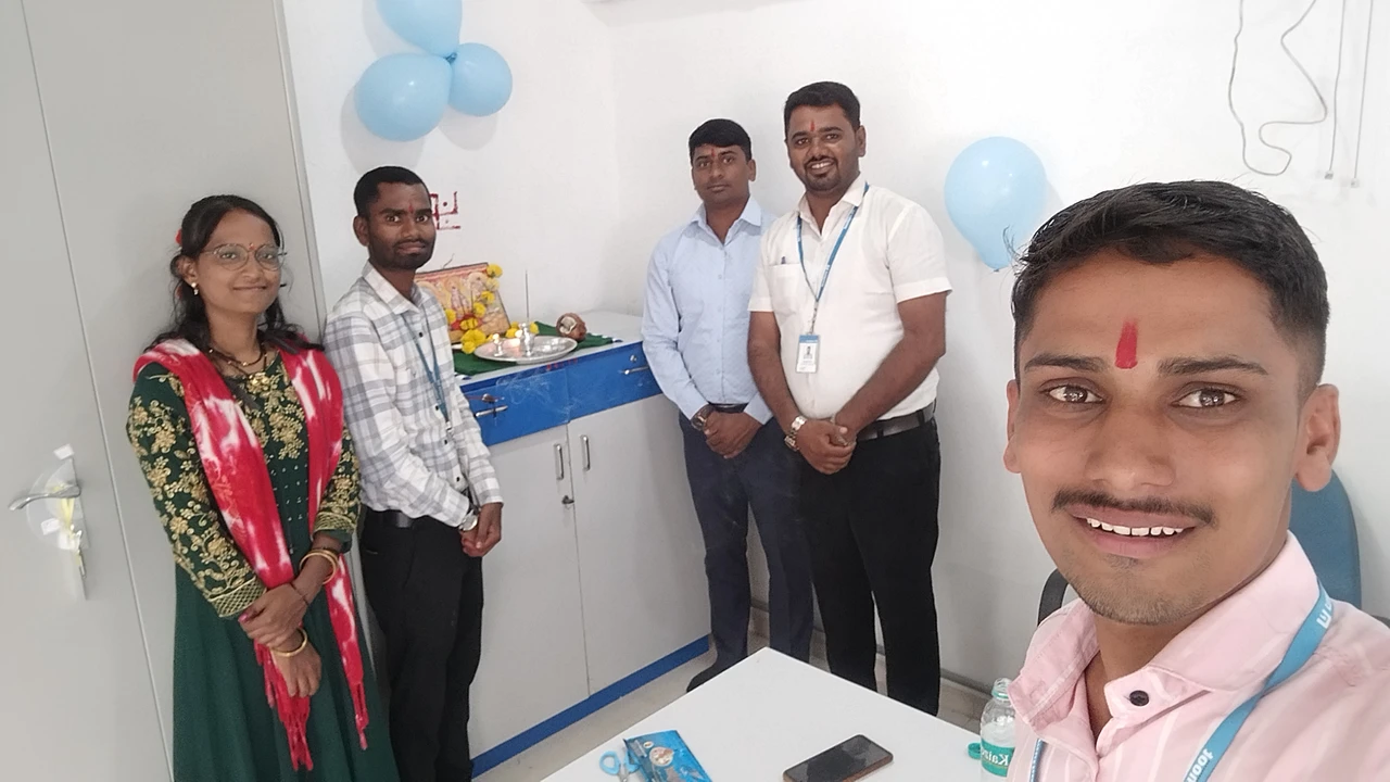 Muthoot Microfin Office Photos