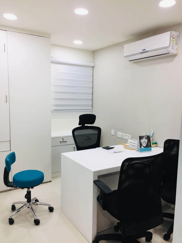 Oliva Skin and Hair Clinics Office Photos